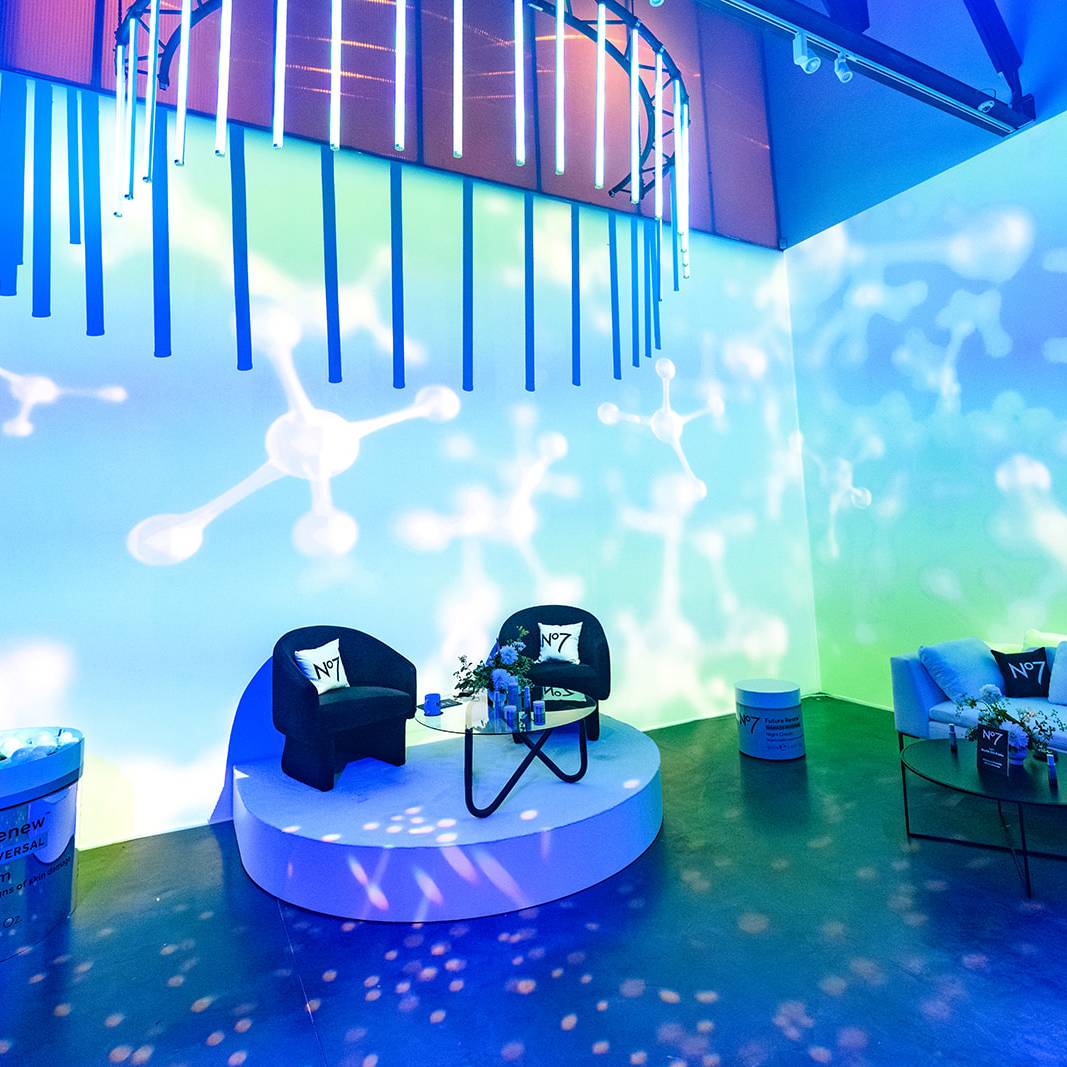 Premier Live AV production for No7 (Boots) at Studio 525, New York City - screen and video content